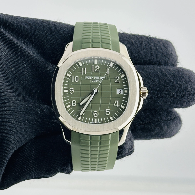 Patek Philippe Aquanaut Khaki Green Dial on Rubber Band Ref. 5168G-010 Complete 2021 view 2