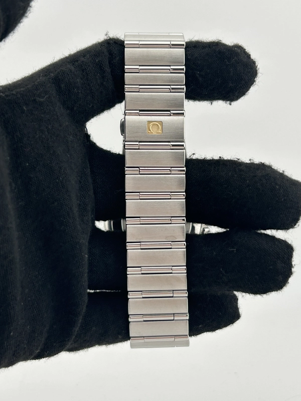Omega Constellation Black Dial on Stainless Steel Bracelet Ref. 1502.40 view 4