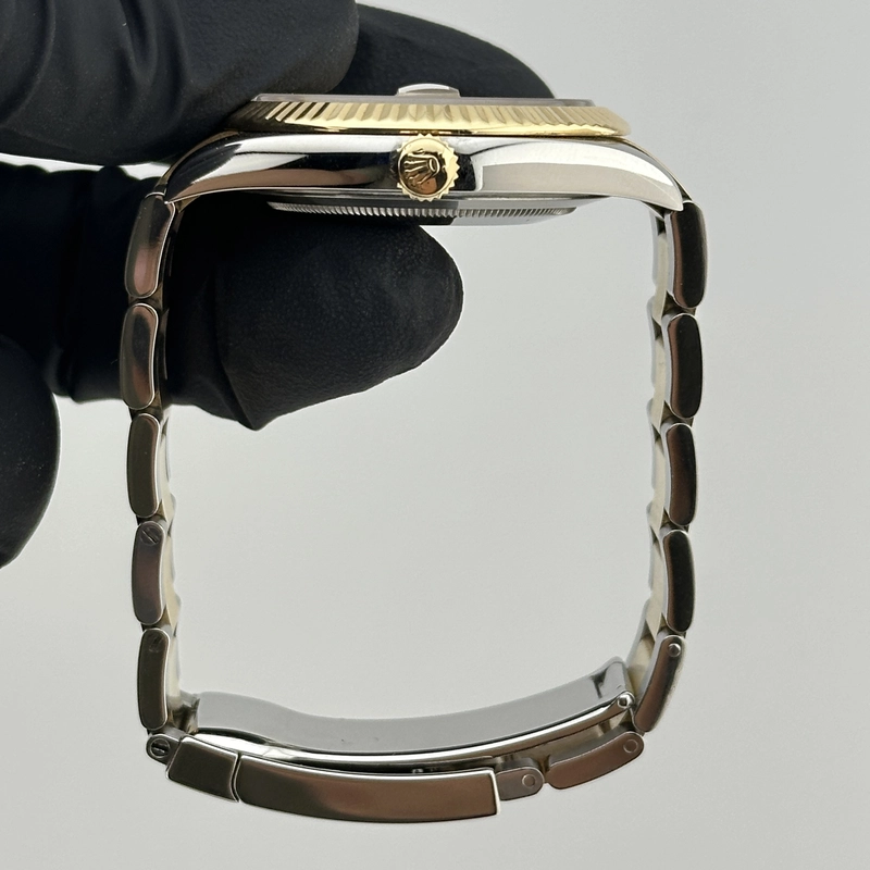 Rolex Datejust Champagne Diamond Factory Dial on Oyster Bracelet Ref. 126333 Card 2016 view 7