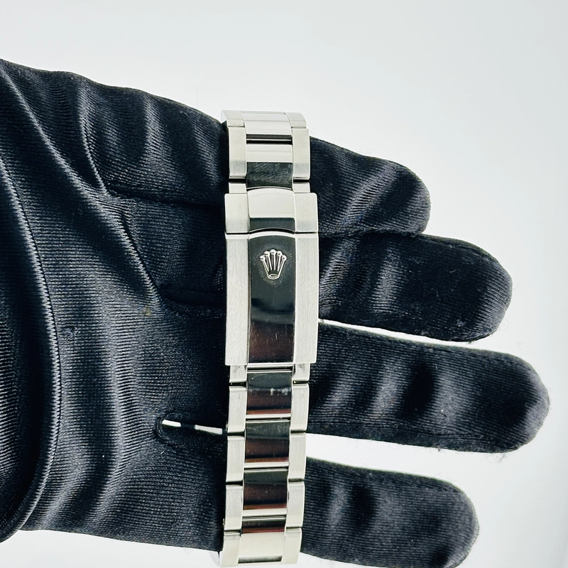 Rolex Datejust Blue Jubilee Diamond Factory Dial on Oyster Bracelet Ref. 126234 Card 2020 view 4