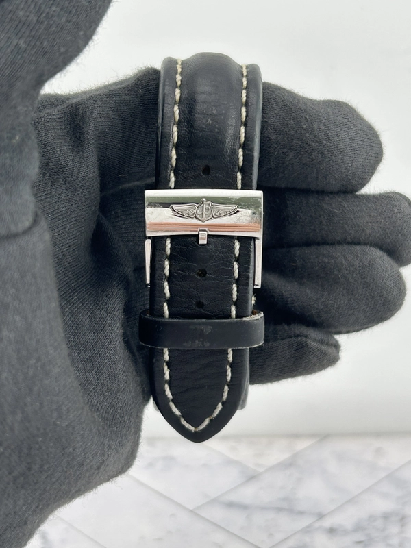 Breitling Navitimer Black Dial on Leather Ref. AB0121/S232B48KBA Card 2010 view 5