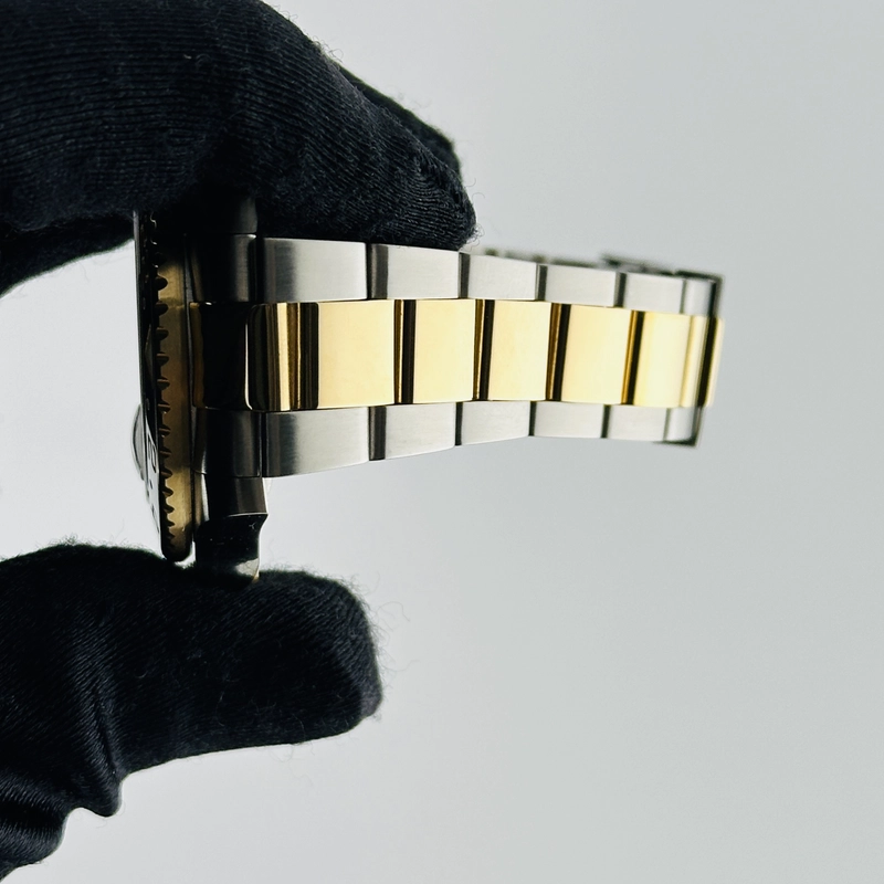 Rolex GMT-Master II Black Dial on Oyster Bracelet Ref. 116713 2008 view 3