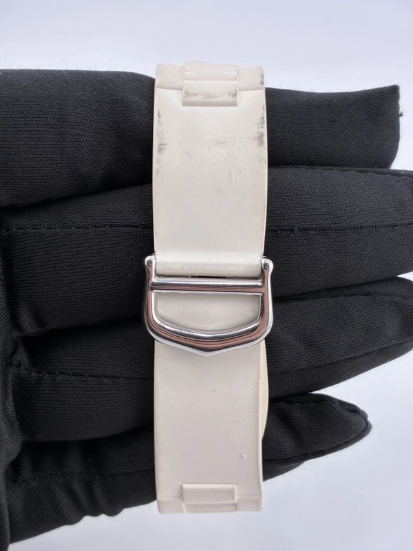 Cartier Chronoscaph 21 Silver Dial on Rubber Strap Ref. W10197U2 Papers 2007 view 4
