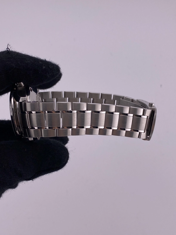 Omega Speedmaster Date/Day‑Date Silver Dial on Stainless Steel Bracelet Ref. 3211.30 Card 2011 view 5
