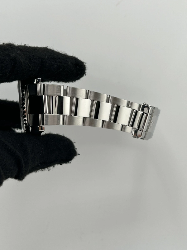Rolex Yacht Master Platinum Dial on Oyster Steel Bracelet Ref. 16622 Papers 2006 view 5