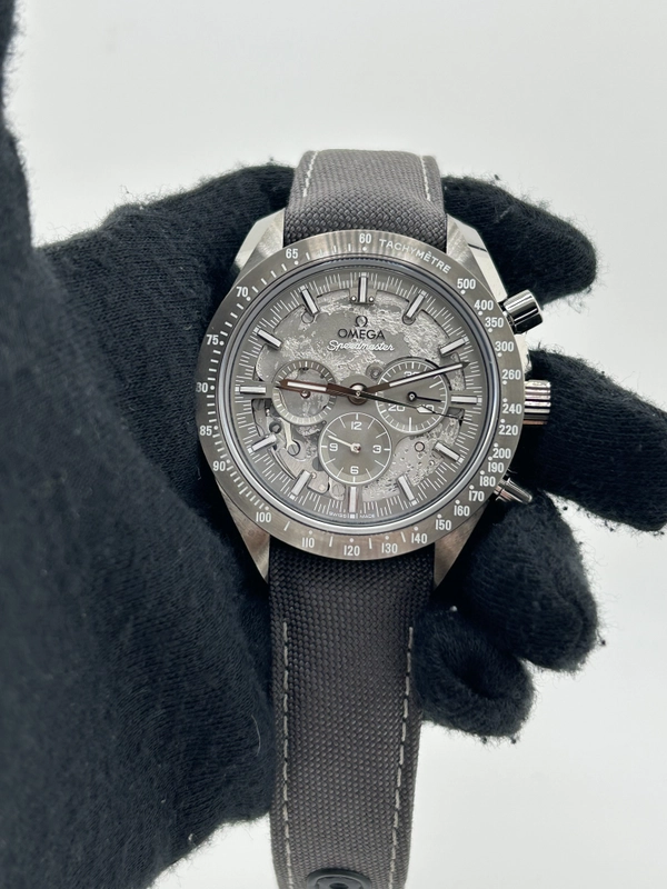 Omega Speedmaster Grey Side Of The Moon Black Dial on Gray Leather Strap Ref. 310.92.44.50.06.001 Complete 2025 view 2