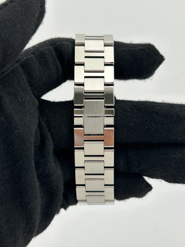 Cartier Ronde Solo Silver Dial on Stainless Steel Bracelet Ref. W6701004 Papers 2013 view 4