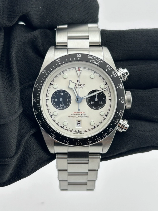 Tudor Black Bay Chrono Opaline Dial on Stainless Steel Bracelet Ref. M79360N-0002 Complete 2023 view 2