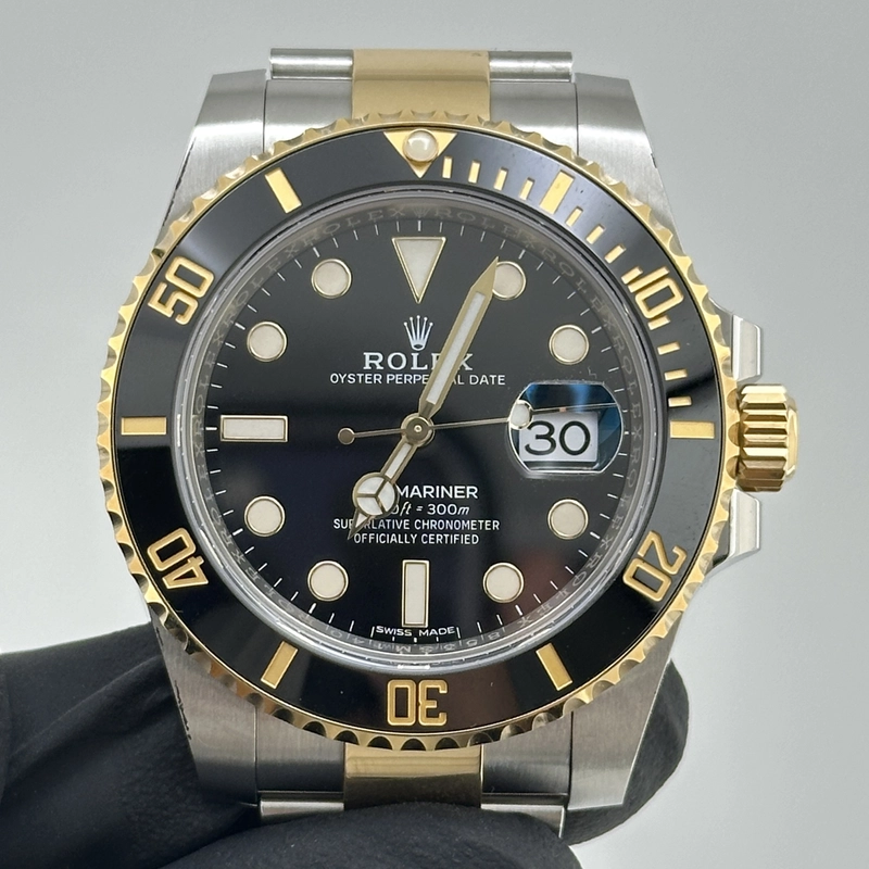 Rolex Submariner Black Dial on Oyster Bracelet Ref. 116613LN Card 2020 view 3