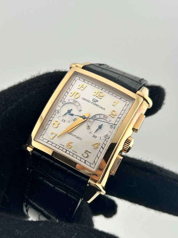 Girard Perregaux 1945 XXL White Dial on Leather Ref. 25883-25-121-BB6C Complete 2016 view 3