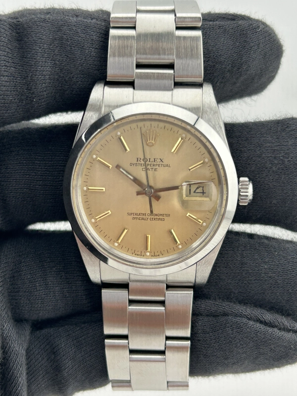 Rolex Oyster Perpetual Date Champagne Dial on Oyster Bracelet Ref. 15000 Papers 1988 view 2