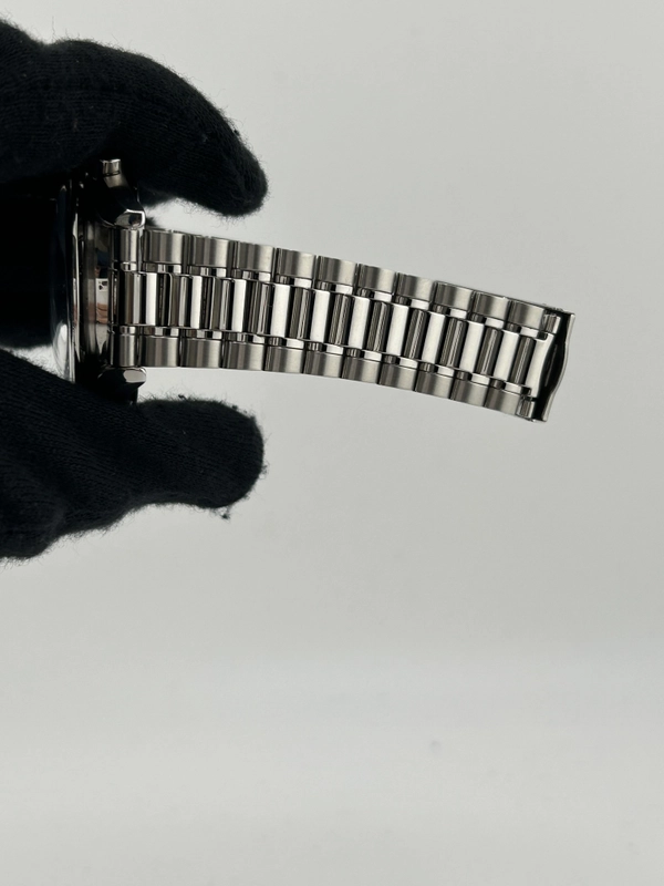 Omega Speedmaster Black Dial on Stainless Steel Bracelet Ref. 3510.50 view 5