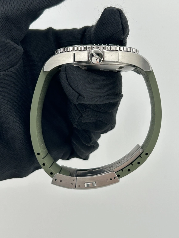 Longines Hydroconquest Green Dial on Rubber Band Ref. L3.782.4/4.06.9 Complete 2026 view 6