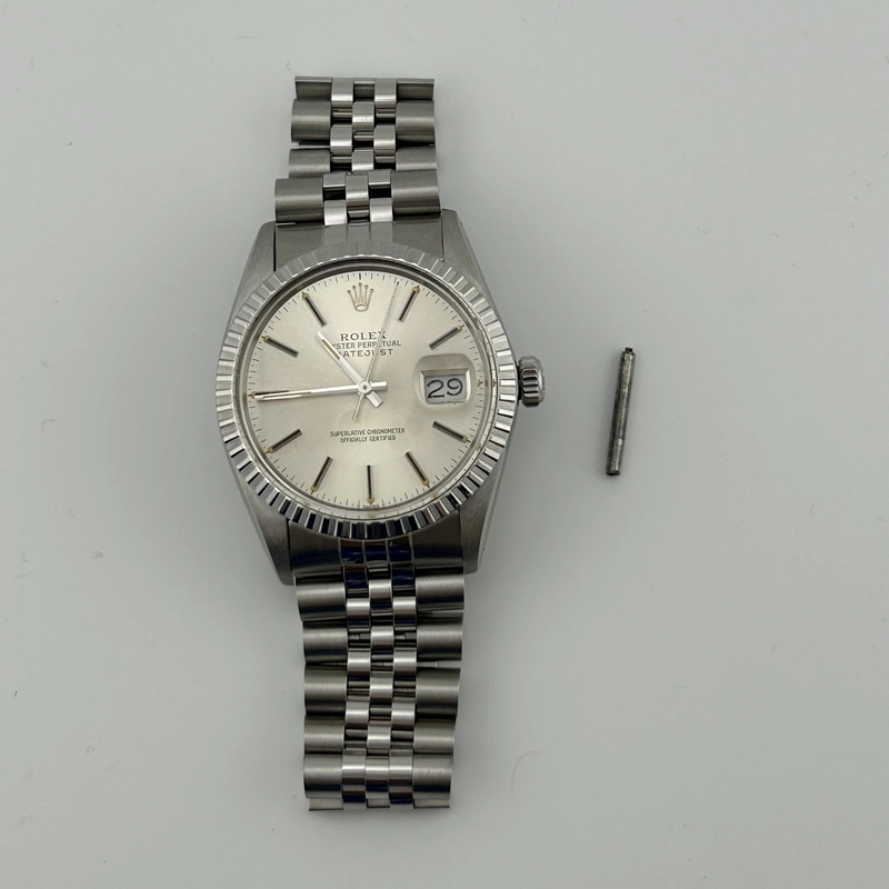 Rolex Datejust Silver Stick Dial on Jubilee Ref. 16030 1985 view 7