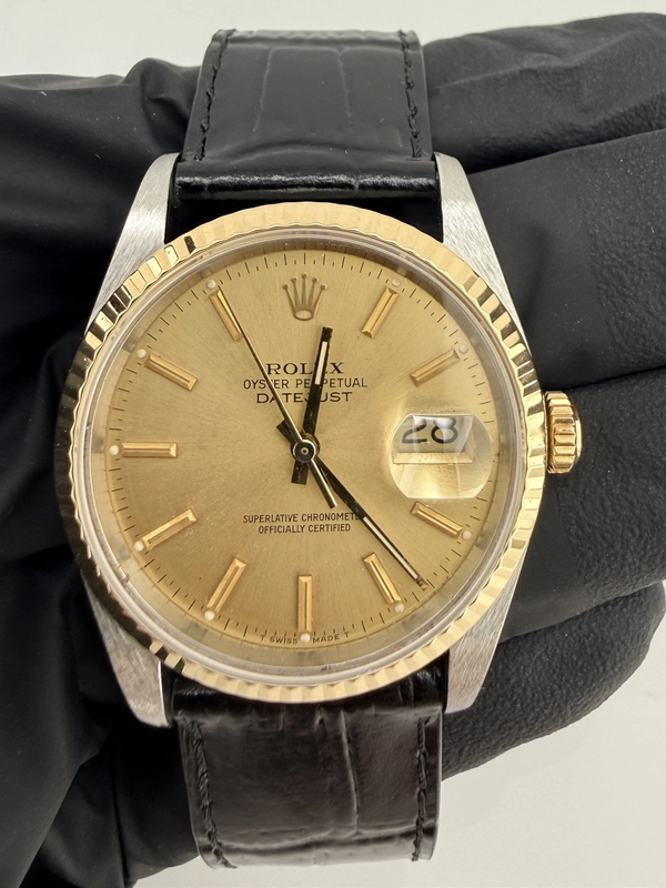 Rolex Datejust 36 Champagne Stick Dial on Generic Leather Strap Ref. 16233 1998 view 2