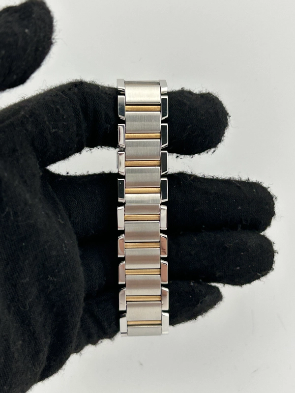 Cartier Tank Francaise Silver Roman Dial on 2 Tone Bracelet Ref. W51007Q4 view 4