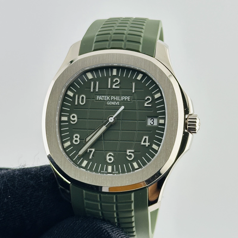 Patek Philippe Aquanaut Khaki Green Dial on Rubber Band Ref. 5168G-010 Complete 2021 view 3