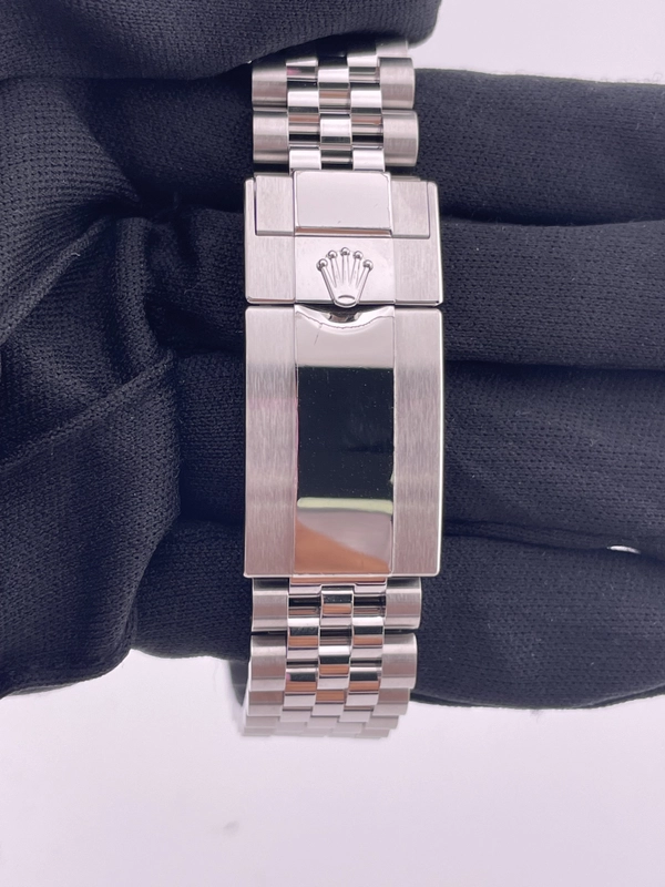 Rolex GMT-Master II Batgirl Black Dial on Jubilee Ref. 126710BLNR Card 2022 view 4
