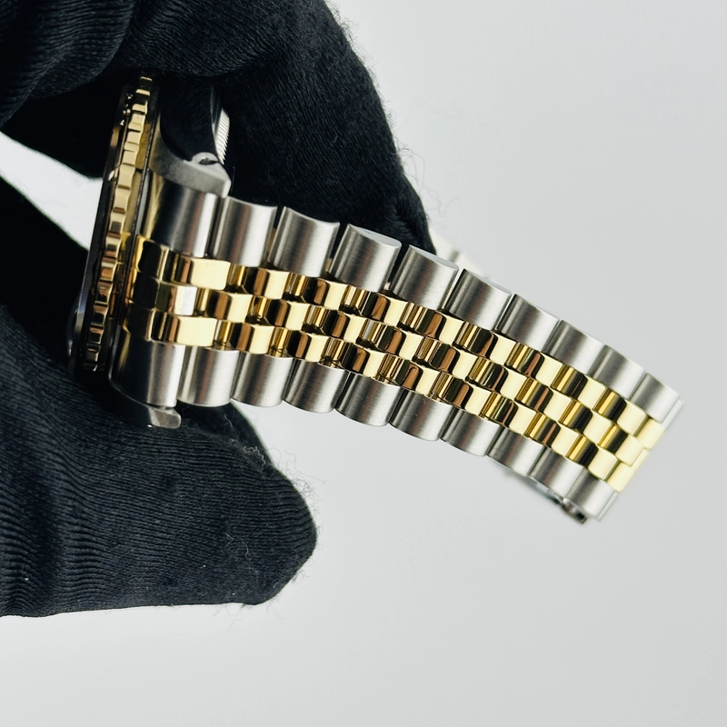 Rolex Datejust Champagne Stick Dial on D Link Jubilee Bracelet Ref. 16263 1991 view 4