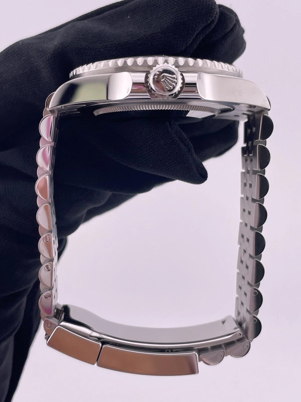 Rolex GMT-Master II Batgirl Black Dial on Jubilee Ref. 126710BLNR Card 2022 view 6