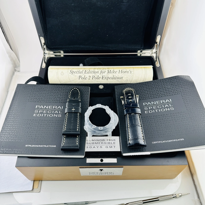 Panerai Luminor Submersible Blue Dial on Rubber Ref. PAM00719 Papers 2017 view 7