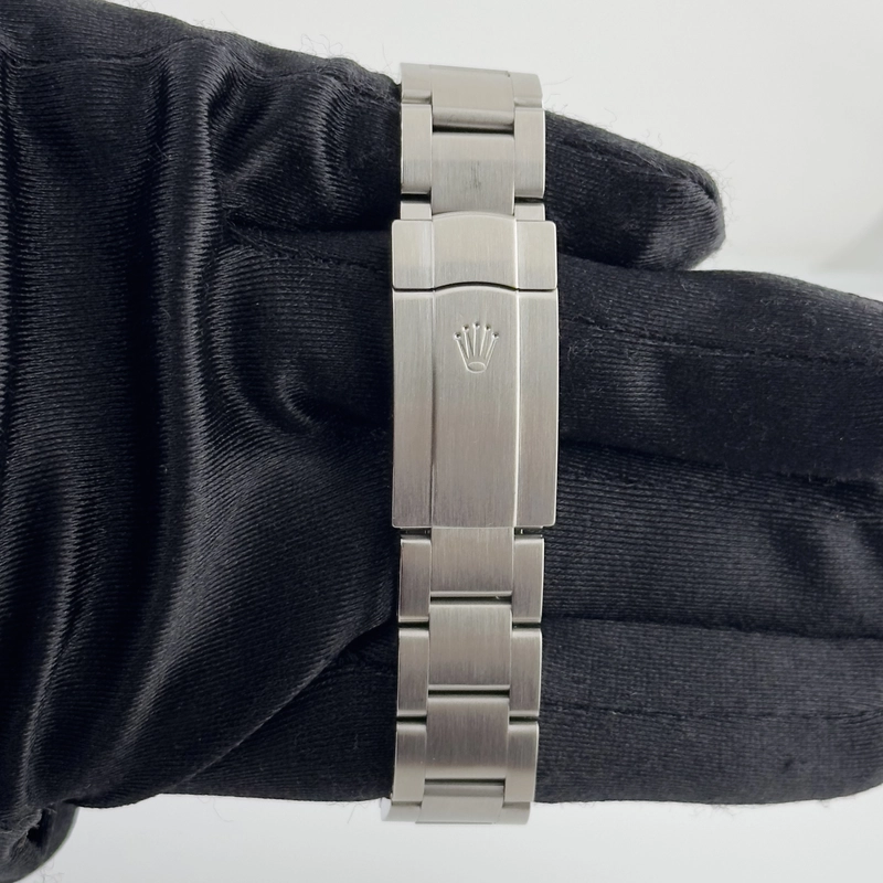 Rolex Oyster Perpetual Silver Dial on Oyster Ref. 114200 2010 view 2