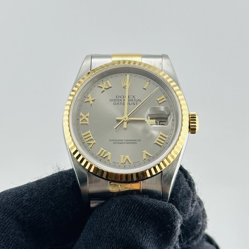 Rolex Datejust Silver Roman Dial on D Link Jubilee Bracelet Ref. 16233 1996 view 3