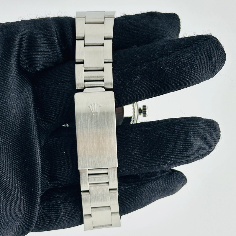 Rolex Oyster Perpetual Date Silver Stick Dial on Oyster Bracelet Ref. 15010 1983 view 3