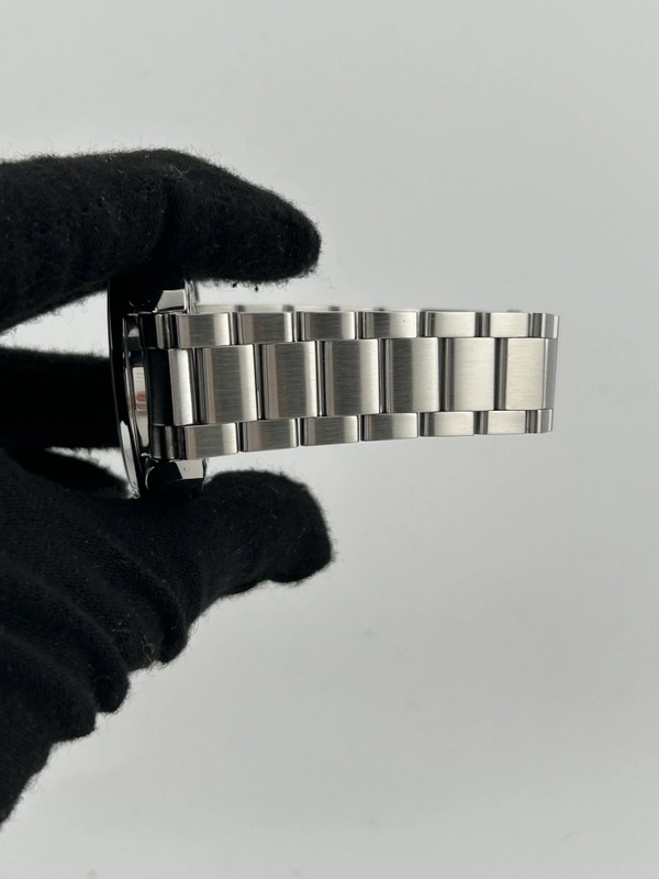 Omega Seamaster 150m Gray Dial on Stainless Steel Bracelet Ref. 231.10.39.61.06.001 view 5