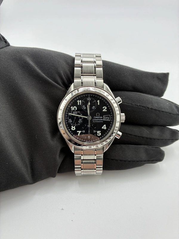 Omega Speedmaster Black Dial on Stainless Steel Bracelet Ref. 3513.52 view 3
