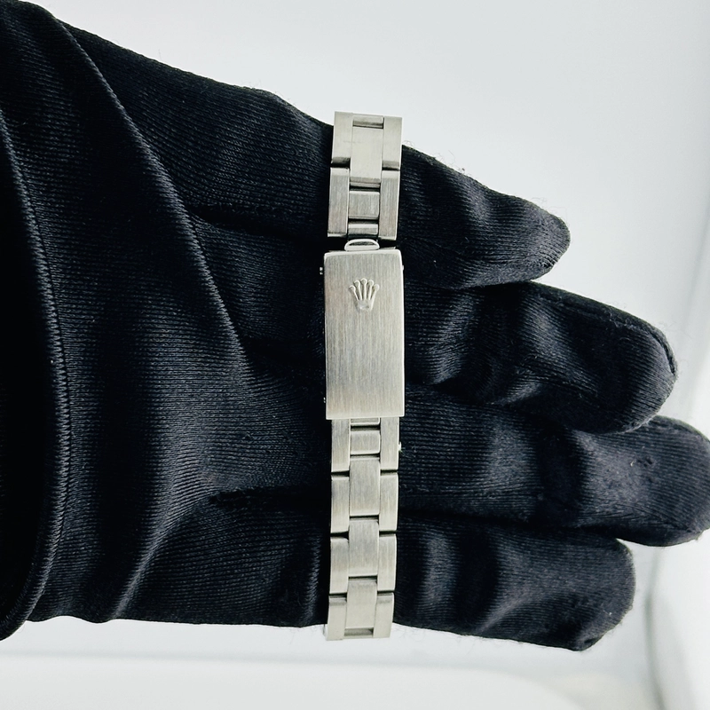 Rolex Oyster Perpetual Date Silver Stick Dial on Oyster Bracelet Ref. 79190 2000 view 3