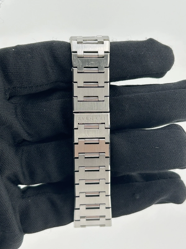Bvlgari Bulgari Black Dial on Stainless Steel Bracelet Ref. BB33SS Complete 1997 view 4