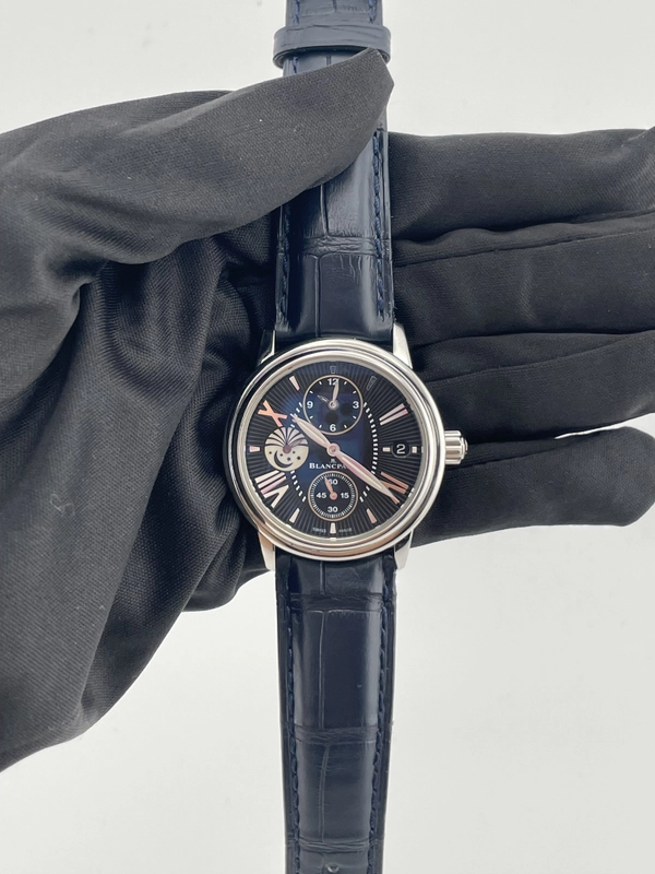 Blancpain Women Black Dial on Generic Leather Ref. 3760-1130-52B Complete 2012 view 2