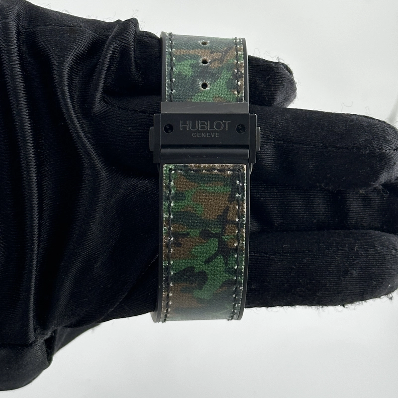 Hublot Big Bang Commando Jungle B/P Green Camouflage Dial on Leather & Rubber Ref. 301.C1.8610.NR Card 2012 view 3