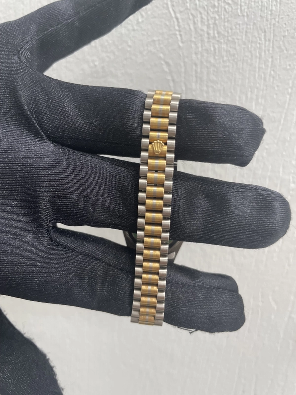 Rolex Datejust Gold Diamond Dial on President Ref. 69179 Papers 1994 view 2