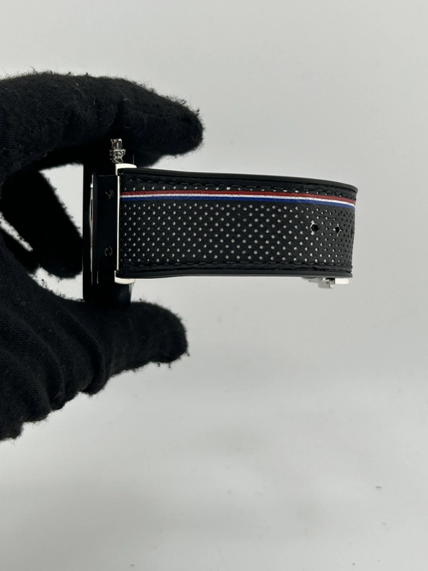 Hublot Classic Fusion Black Dial on Rubber Fold Clasp Ref. 521.NX.1472.VR.TRA14 Complete 2014 view 5