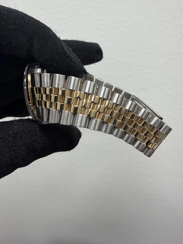 Rolex Datejust Gold Dial on Jubilee Ref. 16233 Papers 1989 view 4