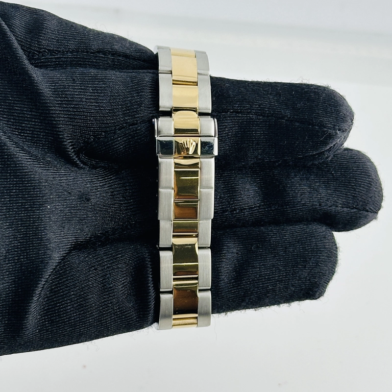 Rolex Yacht-Master Ladies White Dial on Oyster Bracelet Ref. 69623 1998 view 4