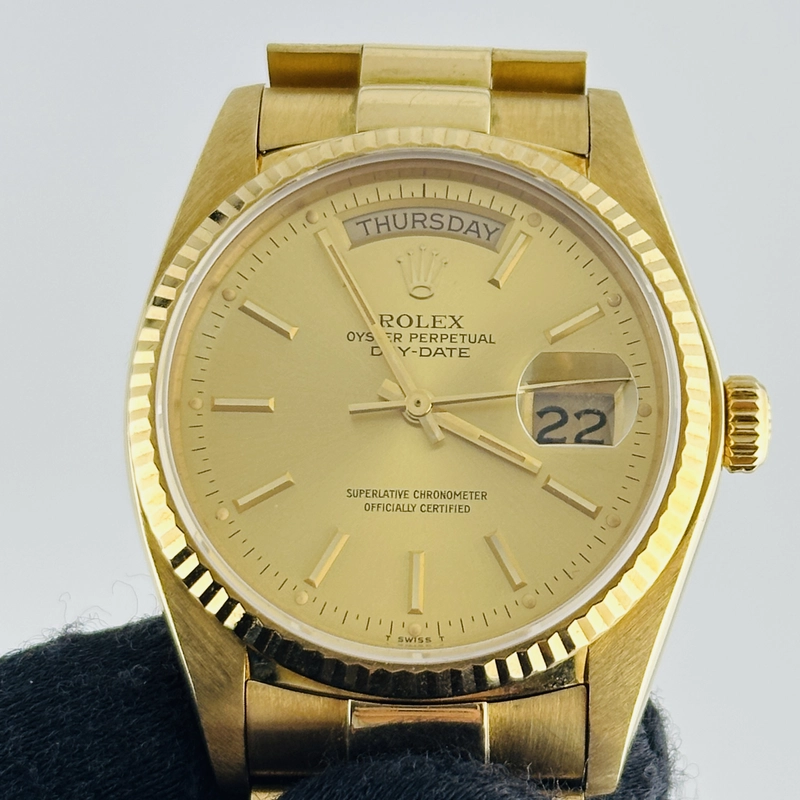 Rolex Daydate Champagne Stick Dial on President Bracelet / Old Buckle Ref. 18038 1979 view 3