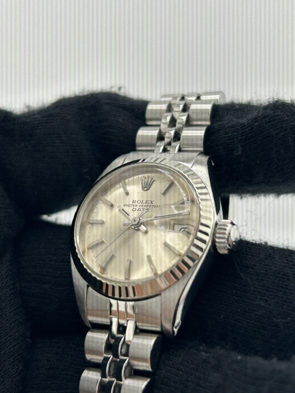 Rolex Date Lady Silver Index Dial on Stainless Steel Bracelet Ref. 6917 1978 view 3