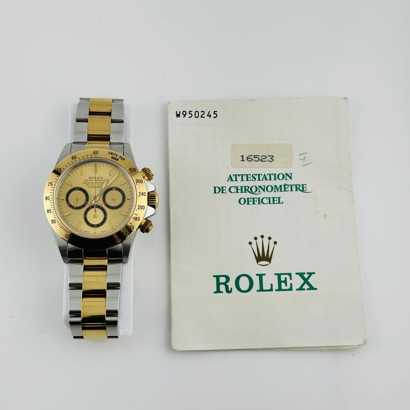 Rolex Daytona Champagne Dial on Oyster Ref. 16523 Papers 1996 view 6