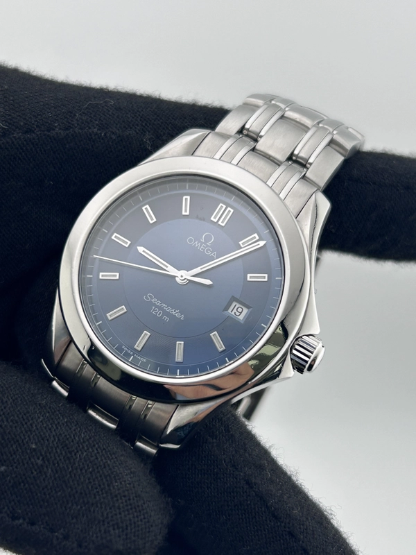 Omega Seamaster Blue Dial on Omega Ref. 2511.82 with Box view 3