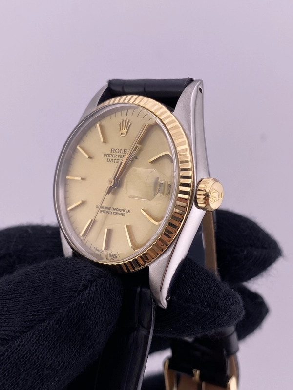 Rolex Datejust 36 Champagne Stick Dial on Generic Leather Strap Ref. 16013 view 3