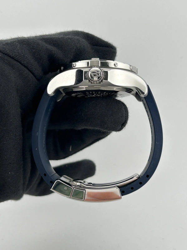 Breitling Avenger Seawolf Blue Dial on Rubber Band Ref. A1733010/C756 Complete 2009 view 6
