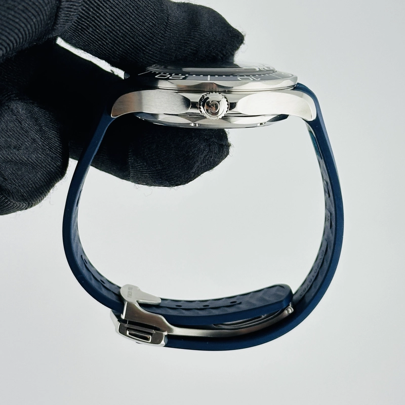 Omega Seamaster Diver James Bond Blue Dial on Rubber Band Ref. 210.30.42.20.03.002 view 6