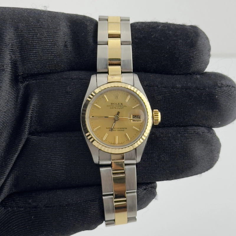 Rolex Datejust Champagne Stick Dial on Oyster Bracelet Ref. 6917 Papers 1978