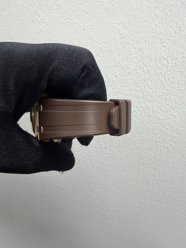 Audemars Piguet Royal Oak Silver Dial on Leather Strap Ref. 26022OR.OO.D098CR.01 view 3