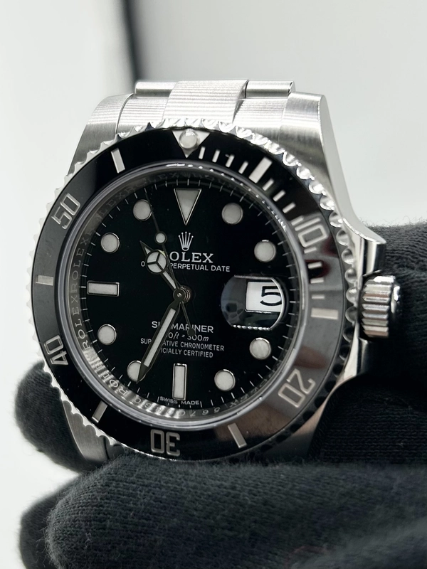 Rolex Submariner Black Dial on Oyster Ref. 116610LN Card 2017 view 3