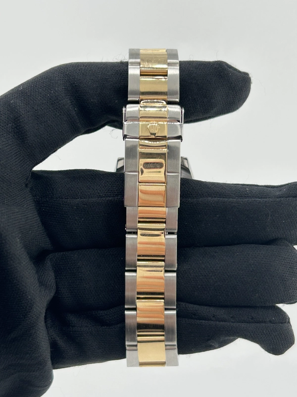 Rolex Yacht-Master Midsize Champagne Dial on Oyster Ref. 168623 2002 view 4