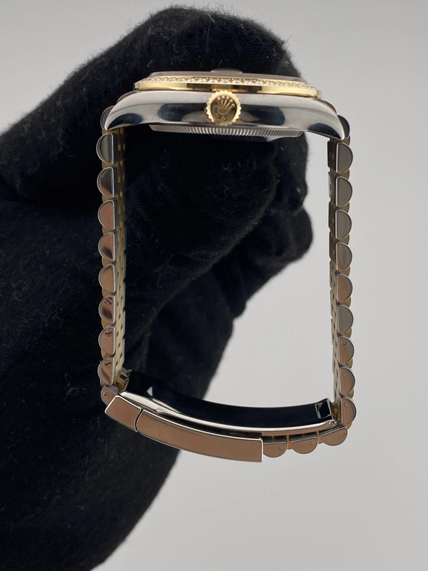 Rolex Datejust 36 Champagne Diamond Dial on Jubilee Ref. 126283RBR Card 2019 view 6